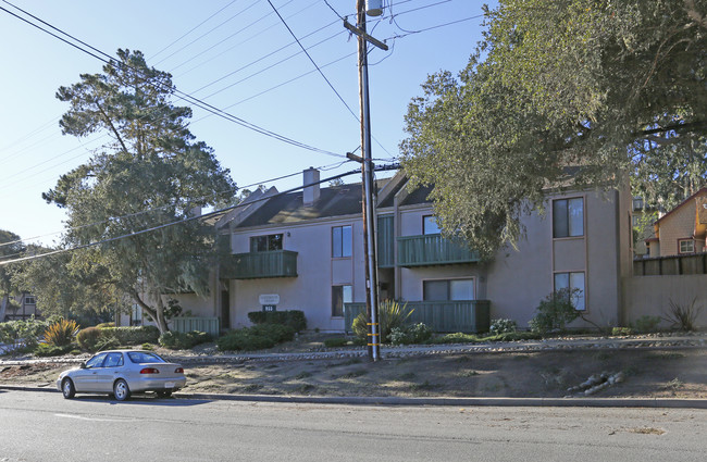 Lighthouse Villas in Pacific Grove, CA - Building Photo - Building Photo