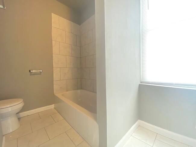 4932 W Thompson St in Philadelphia, PA - Building Photo - Building Photo