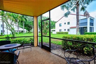 565 Beachwalk Cir in Naples, FL - Building Photo - Building Photo