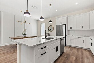 121 E Warren Ave in Tampa, FL - Building Photo - Building Photo