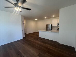 300 Aaran Way in Yukon, OK - Building Photo - Building Photo