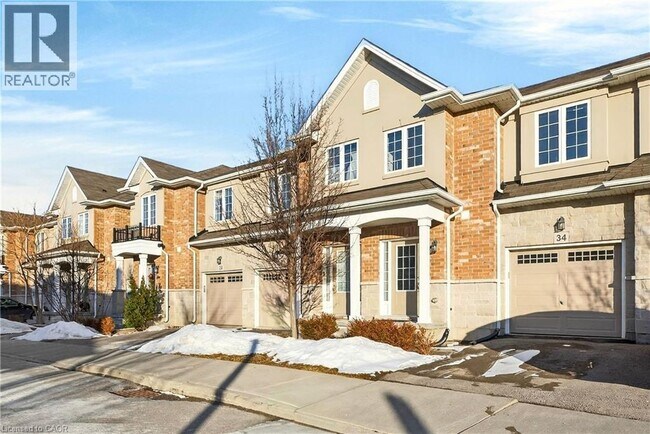 90 Raymond Rd in Hamilton, ON - Building Photo - Building Photo