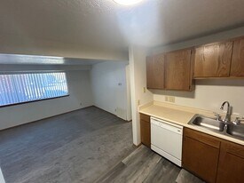 2211 Spansail Dr in Niles, MI - Building Photo