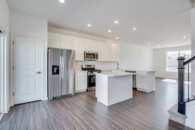 25662 W Yorkshire Dr in Plainfield, IL - Building Photo - Building Photo