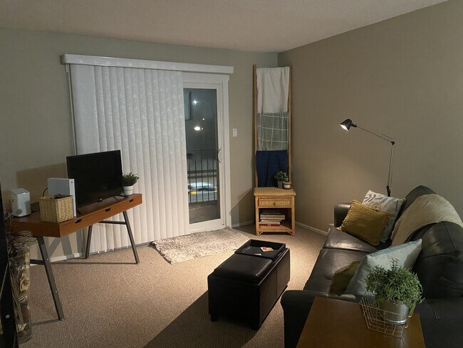 3777-3003777 Massey Dr in Prince George, BC - Building Photo - Building Photo