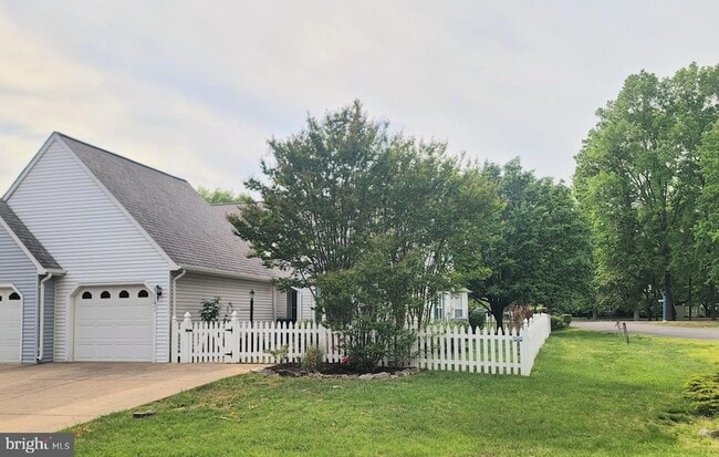 property at 11611 Hampshire Ct