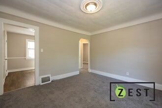 15767 Pinehurst St in Detroit, MI - Building Photo - Building Photo