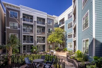 AMLI Eastside in Austin, TX - Foto de edificio - Building Photo