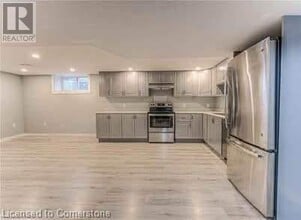 99 Broken Oak Crescent in Kitchener, ON - Building Photo - Building Photo