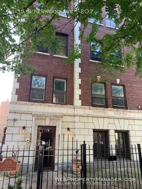 5135 S Kenwood Ave-Unit -207 in Chicago, IL - Building Photo