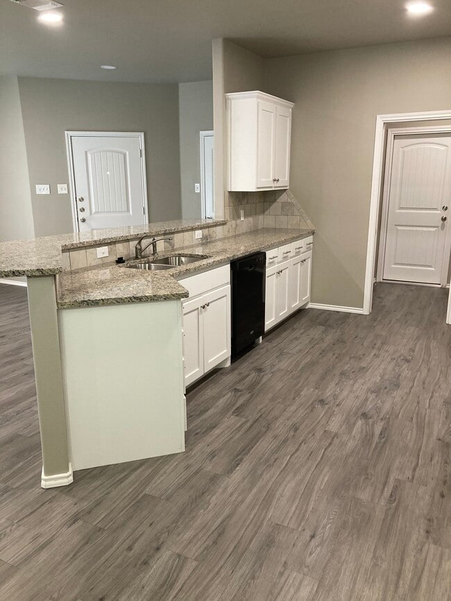1201 Preston Trl, Unit B in Wolfforth, TX - Building Photo - Building Photo
