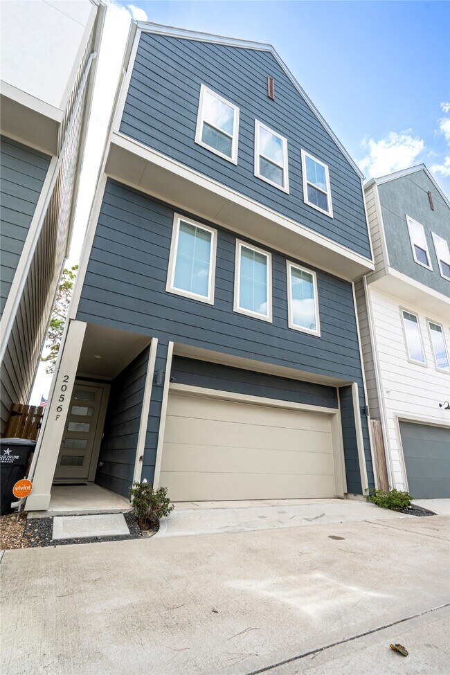 2056 Johanna Dr in Houston, TX - Building Photo - Building Photo