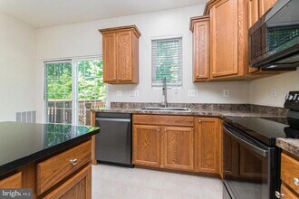 7706 Timbercross Ln in Glen Burnie, MD - Building Photo - Building Photo