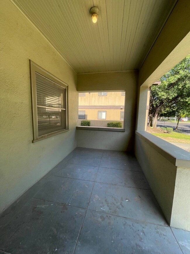 835 E Weldon Ave in Fresno, CA - Foto de edificio - Building Photo