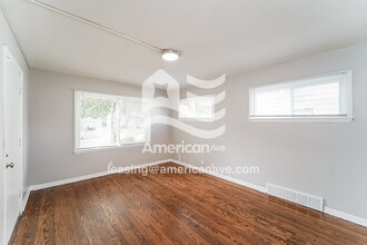 5676#5676 North 61st Street, 53218; #1323338 - 1323338 in Milwaukee, WI - Foto de edificio - Building Photo