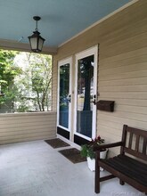 100 Lancaster Rd in West Hartford, CT - Building Photo - Building Photo
