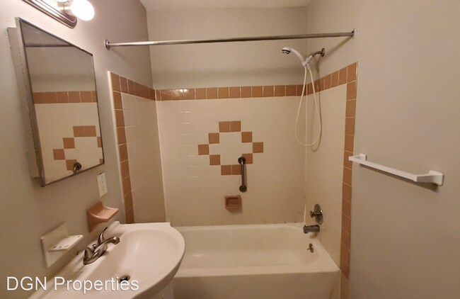 7057 Cresheim Rd in Philadelphia, PA - Building Photo - Building Photo