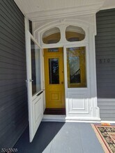 810 Old York Rd in Raritan, NJ - Building Photo - Building Photo