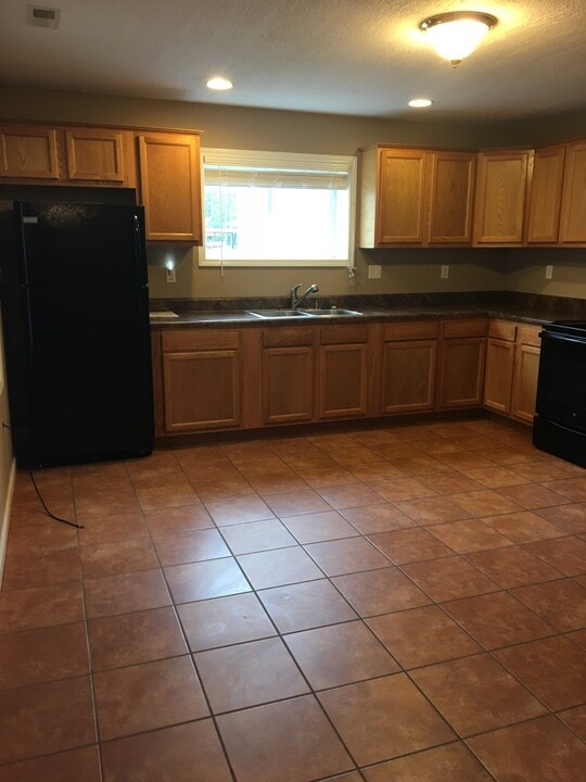 520 Airport Road Apt 101, Unit 101 in Bluefield, WV - Building Photo