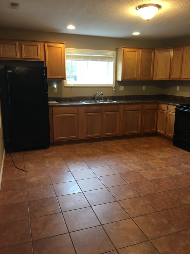 520 Airport Road Apt 101, Unit 101