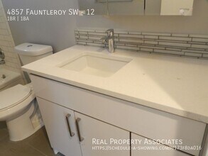 4857 Fauntleroy Wy SW in Seattle, WA - Building Photo - Building Photo