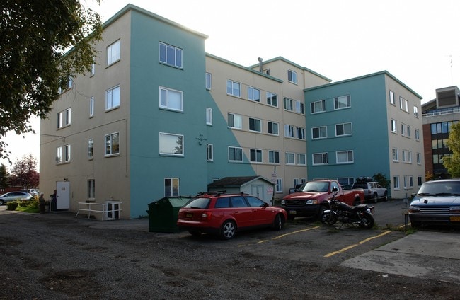 Hohn Apartments in Anchorage, AK - Building Photo - Building Photo