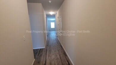 8218 Melody Ln in Fort Smith, AR - Foto de edificio - Building Photo