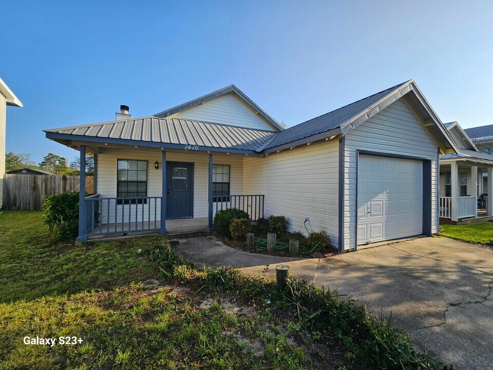 7476 Harvest Village Ct in Navarre, FL - Building Photo