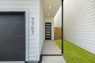 7707 Inwood Grv Ln in Houston, TX - Building Photo - Building Photo