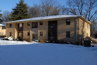 North Regency Apartments in North Plainfield, NJ - Building Photo - Building Photo