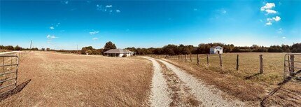 497 County Rd 4642 in Trenton, TX - Building Photo - Building Photo