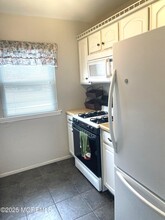8 River Edge Dr in Brick, NJ - Building Photo - Building Photo