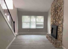 4707 E 98th Ave in Tampa, FL - Building Photo