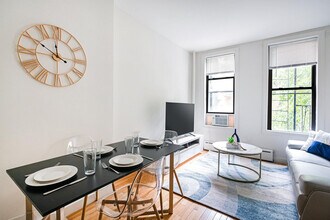 469 Columbus Ave in New York, NY - Building Photo - Building Photo