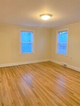 32 Linden Ave, Unit 2 in Somerville, MA - Building Photo - Building Photo