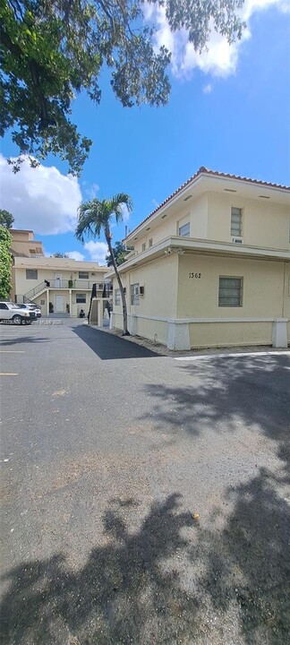 1362 SW 2nd St in Miami, FL - Building Photo
