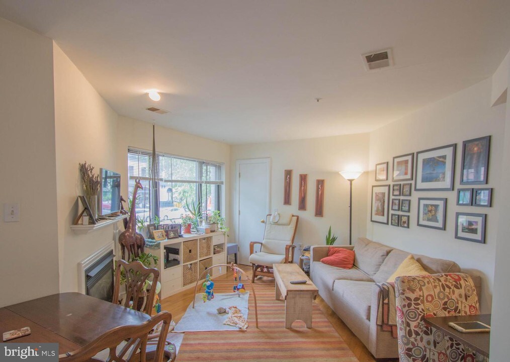 1926 16th St NW-Unit -1-1 in Washington, DC - Building Photo