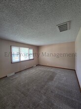 2204 W Grant St in Wichita, KS - Foto de edificio - Building Photo