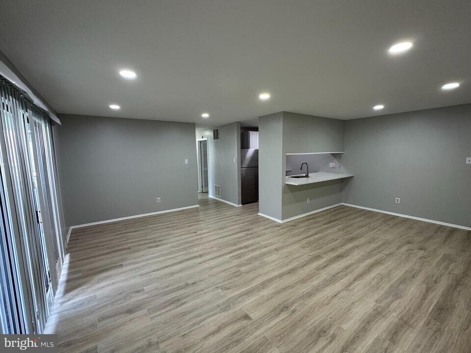 1704 The Woods in Cherry Hill, NJ - Building Photo