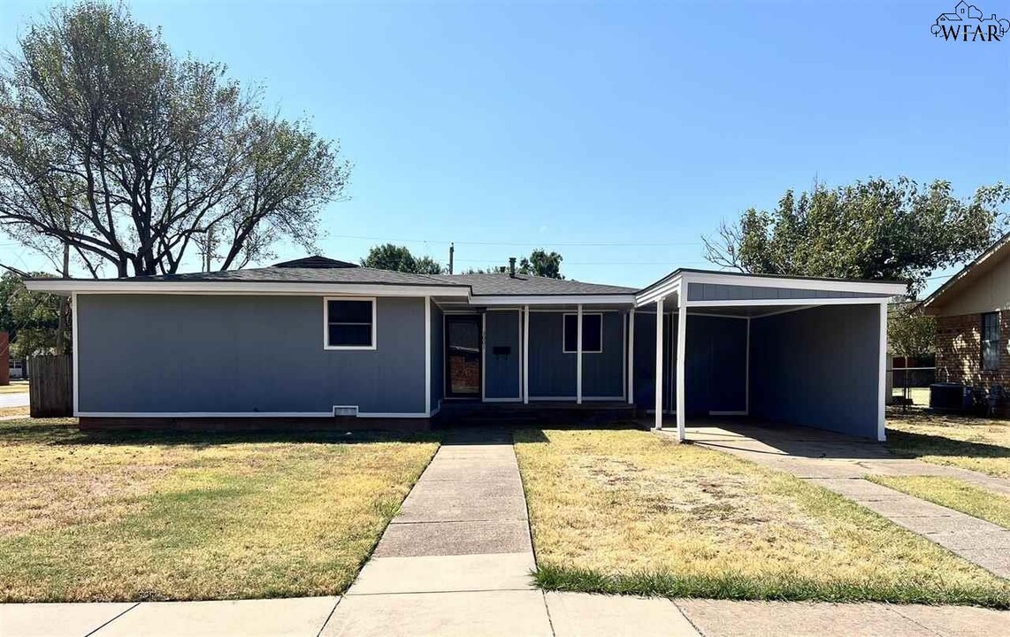 3001 Abbott Ave in Wichita Falls, TX - Building Photo