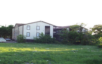 610 N Ewing Ave in Dallas, TX - Building Photo - Building Photo