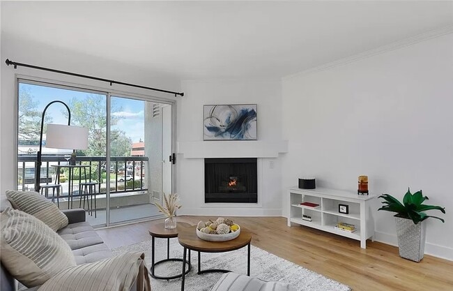 property at 5540 Owensmouth Ave