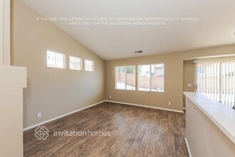 3347 N Carnation Dr in Rialto, CA - Foto de edificio - Building Photo