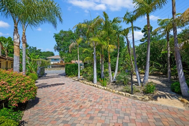 212 Alston Rd in Santa Barbara, CA - Building Photo - Building Photo