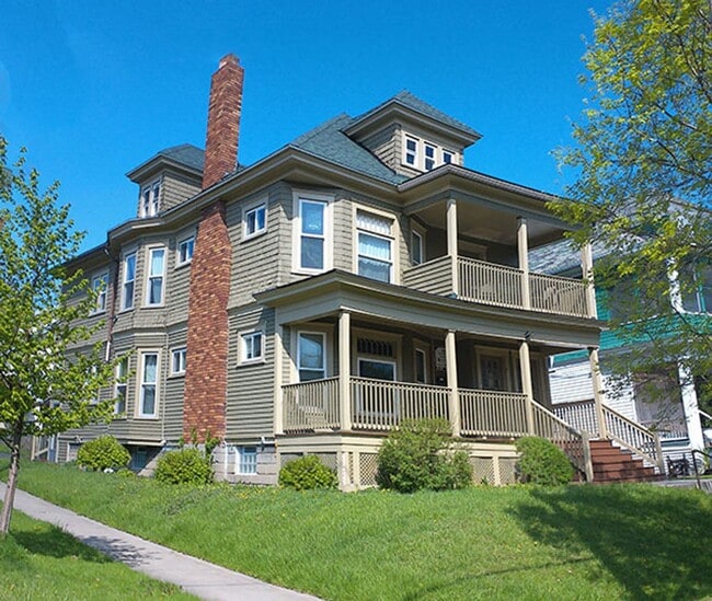 262 Roosevelt Ave in Syracuse, NY - Building Photo - Building Photo