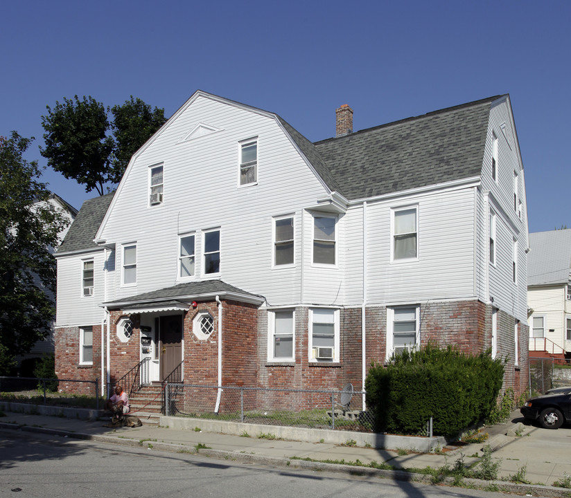 151 Franklin Ave in Cranston, RI - Building Photo