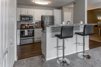 ReNew Town Center in Eden Prairie, MN - Building Photo - Interior Photo