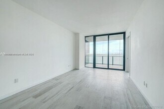 480 NE 31st St, Unit 1002 in Miami, FL - Building Photo - Building Photo