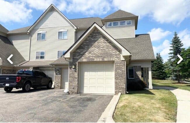 873 Amanda Ln in Pontiac, MI - Building Photo - Building Photo