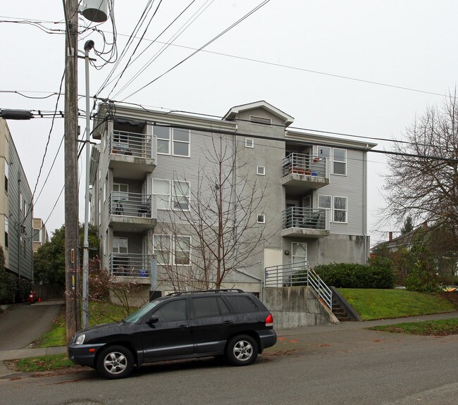 Virgetta Apartments in Seattle, WA - Building Photo - Building Photo